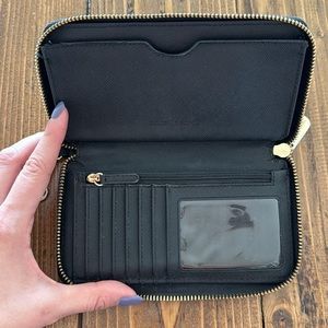 Black & Gold Michael Kors Wristlet